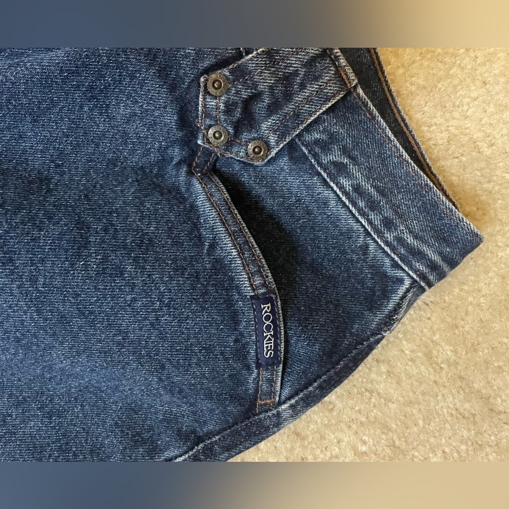 Rockies
High Rise Wedgie Taper Ankle Jeans - Picture 4 of 9
